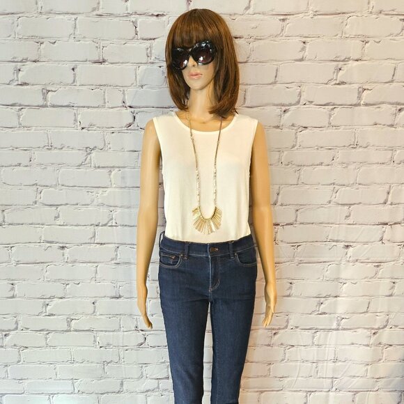 STATEMENT NECKLACE - 2 layers in gold, white and cream beading with metal detail - Picture 5 of 6